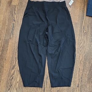 Old Navy Sleektech Barrel Leg Look Women's Black Pants Size Large